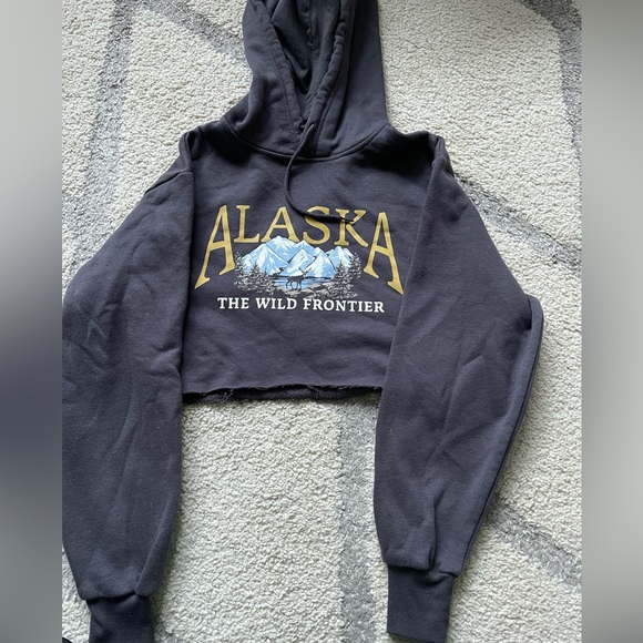 refuge Tops - alaska cropped sweatshirt